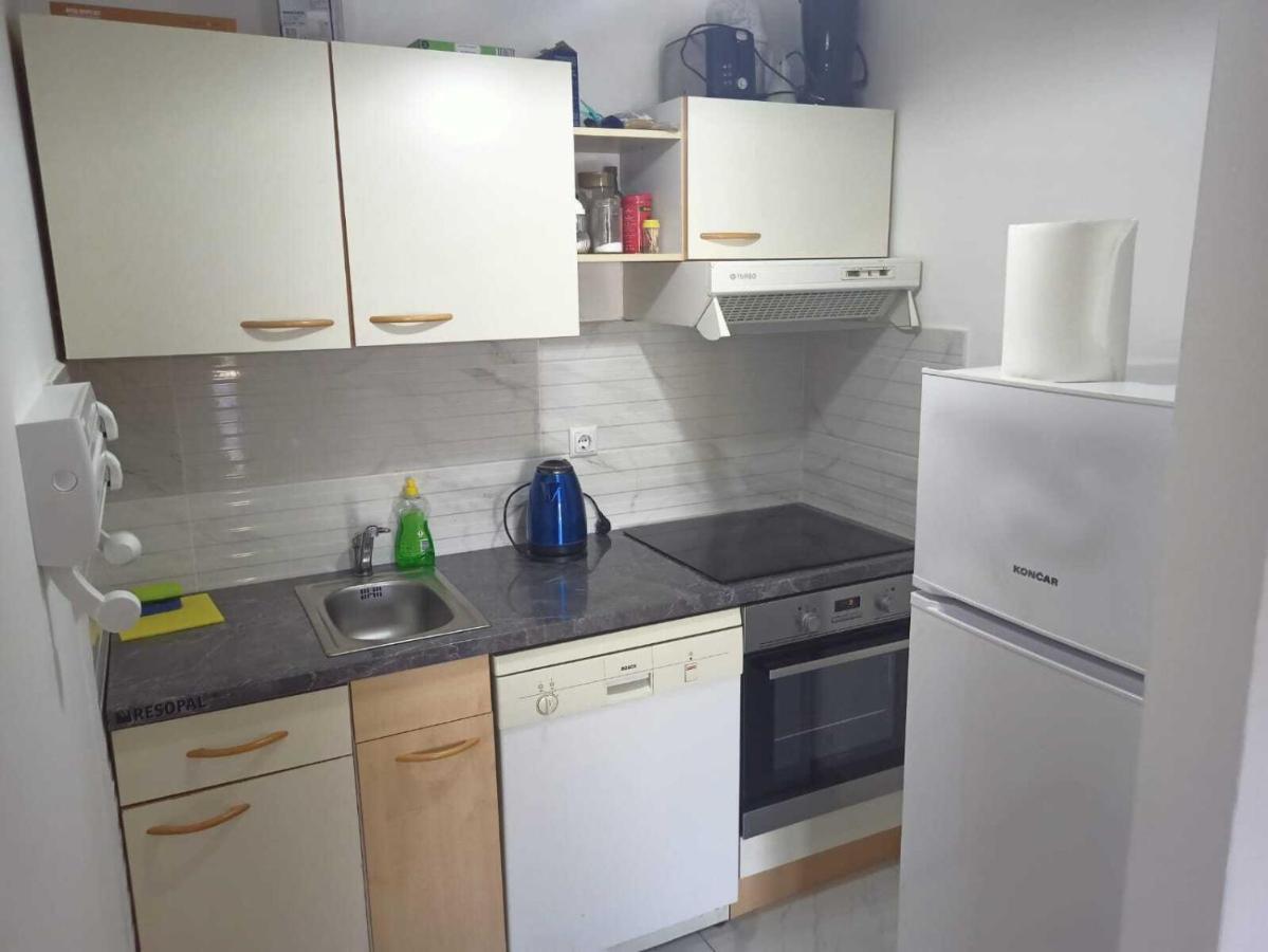 Gizmo Apartments Gornji Karin Exterior foto