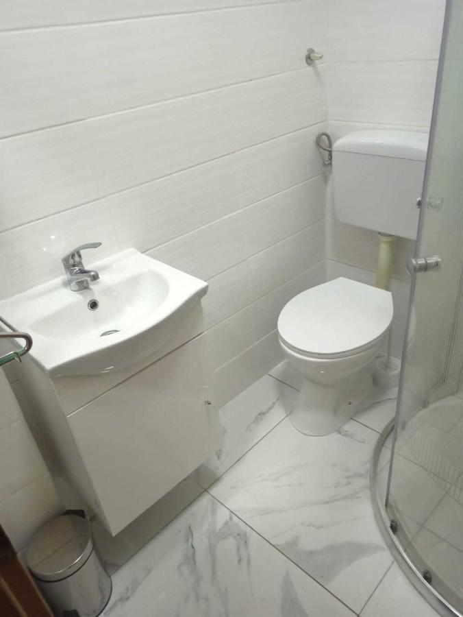 Gizmo Apartments Gornji Karin Exterior foto